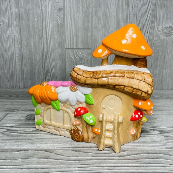 Vintage ceramic slip cast whimsical gnome home decoration garden decor lamp base - Picture 4 of 10